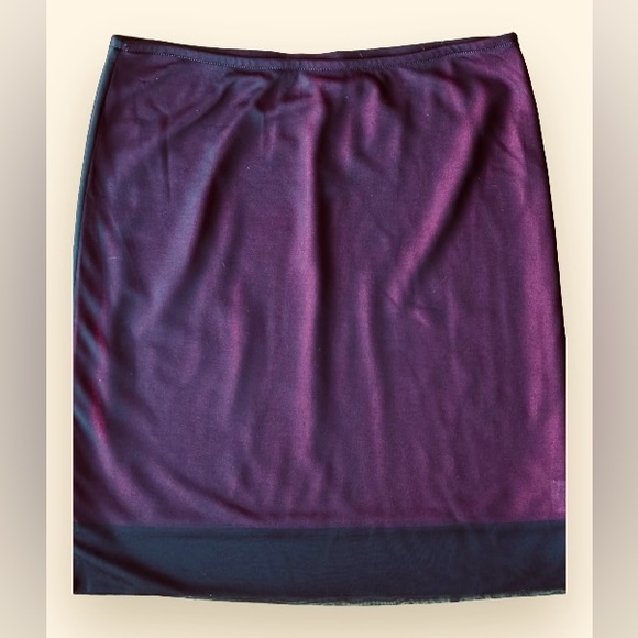DKNY Two-Tone, Two-Layer Skirt (M) Like New - Picture 6 of 7